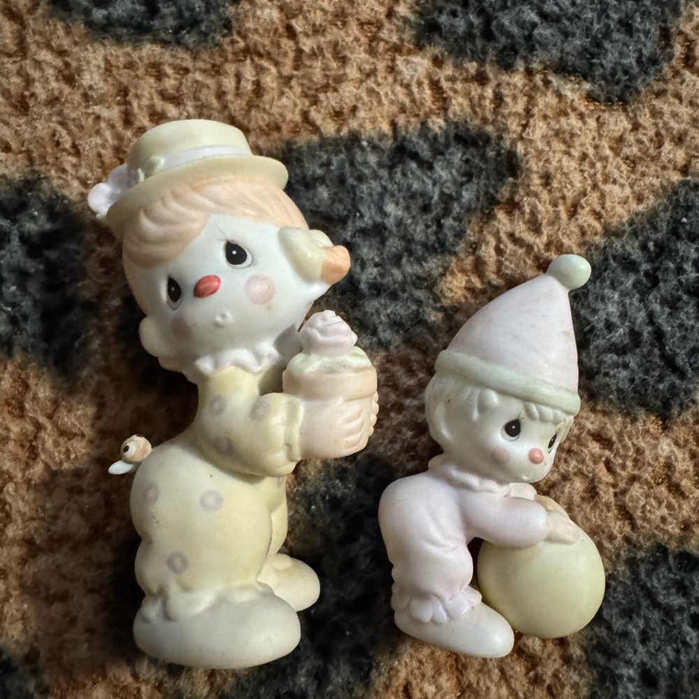Precious Moments Clown Figurine - Cream and Tan